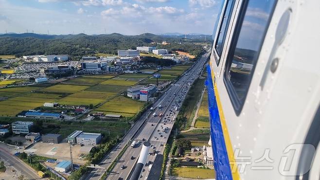 경찰헬기 교통상황 점검.(경기남부경찰청 제공)