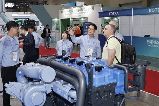 HD현대인프라코어의 수소엔진. 연합뉴스