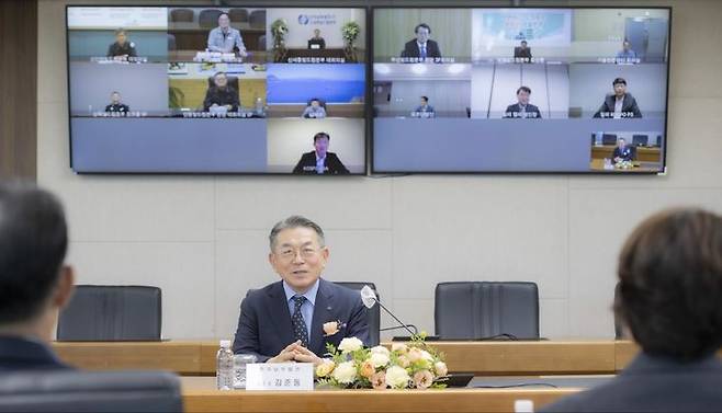 [세종=뉴시스]김준동 신임 사장이 취임인사를 하고 있다.(사진=한국남부발전 제공) *재판매 및 DB 금지