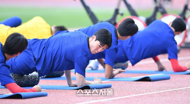 축구대표팀 황문기가 2일 고양종합운동장에서 훈련을 하고 있다. 축구대표팀은 5일 서울월드컵경기장에서 팔레스타인과 북중미월드컵 아시아 지역 3차 예선 1차전을 치른 뒤 10일 오만과 2차전을 소화한다.  2024. 9. 2. 고양 | 최승섭기자 thunder@sportsseoul.com