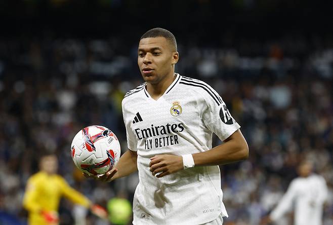 Soccer Football - LaLiga - Real Madrid v FC Barcelona - Santiago Bernabeu, Madrid, Spain - October 26, 2024 Real Madrid's Kylian Mbappe looks on REUTERS/Susana Vera







<저작권자(c) 연합뉴스, 무단 전재-재배포, AI 학습 및 활용 금지>