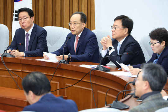 추경호 국민의힘 원내대표가 5일 국회에서 열린 원내대책회의에서 발언하고 있다. [연합뉴스 제공]