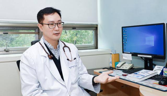 박창범 강동경희대병원 심장혈관내과 교수가 똑똑한 환자의 의사·병원 선택법에 대해 말을 하고 있다. 강동경희대병원 제공