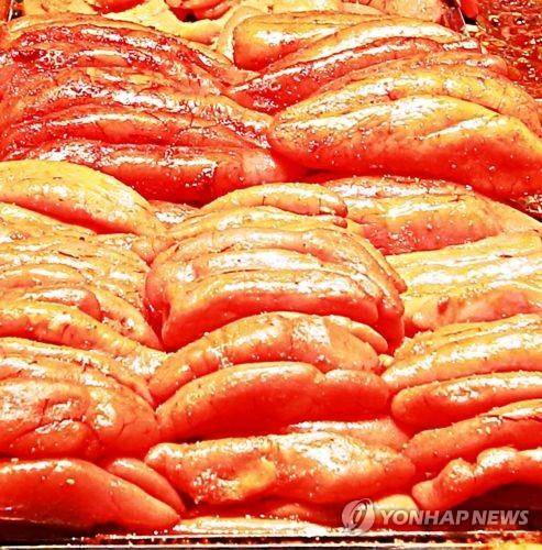 시중에 팔리고 있는 붉은색 명란젓 모습 [연합뉴스 사진]