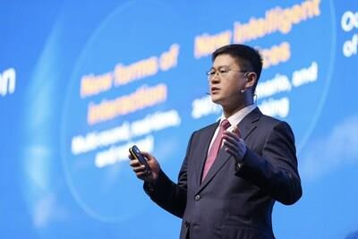 Li Peng, Huawei's Corporate Senior Vice President and President of  ICT Sales & Service delivered a Day 1 keynote speech at the Global MBB Forum 2024 (PRNewsfoto/Huawei)