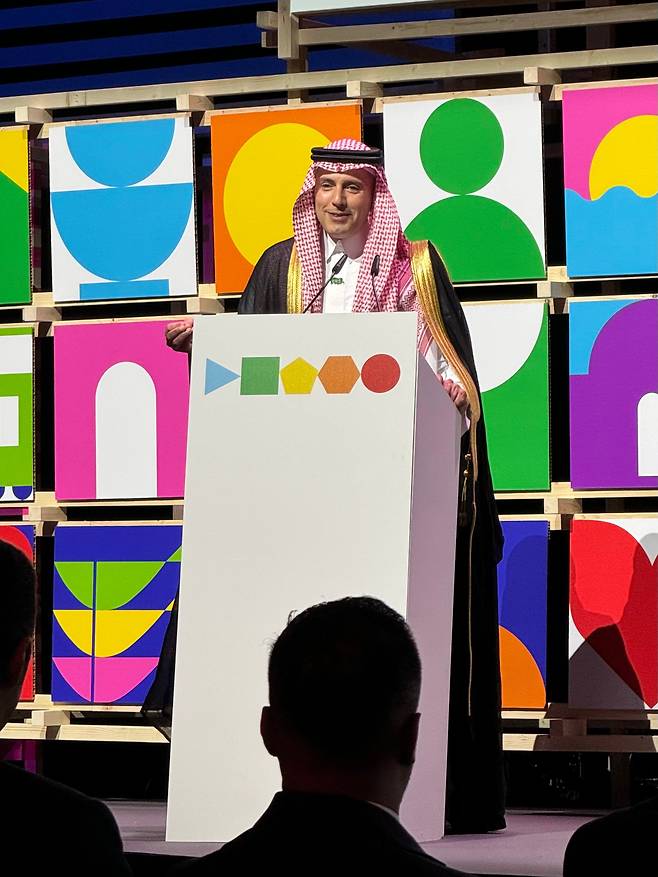 Dr. Esam Alwagait, director of the National Information Centre under the Saudi Data and AI Authority (SDAIA), delivers a keynote speech at the Smart City Expo World Congress (SCEWC) on Nov. 6, 2024, at Fira de Barcelona’s Gran Via venue./Park Su-hyeon