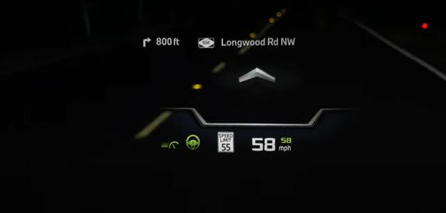 차량 주행 방향만 3차원 화살표로 표시된 베엠베(BMW)의 증강현실 내비게이션 화면. 유튜브 갈무리