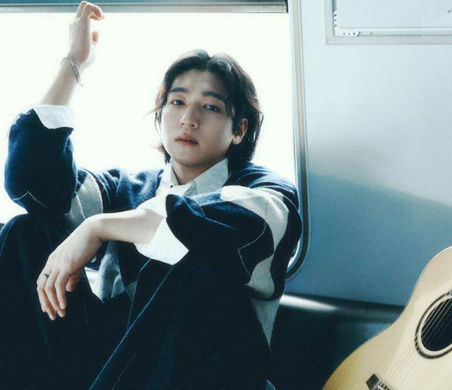 성진은 지난 5일 첫 솔로 정규 앨범 '30'(서른)을 발매했다. JYP엔터테인먼트 제공