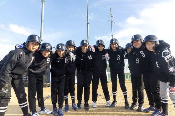 최근 3개 대회 연속 우승을 차지한 인천 서구 리틀야구단 6학년 선수들. 인천=장진영 기자