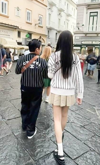 방송인 조세호(왼쪽)와 아내. 사진 온라인 커뮤니티 캡처