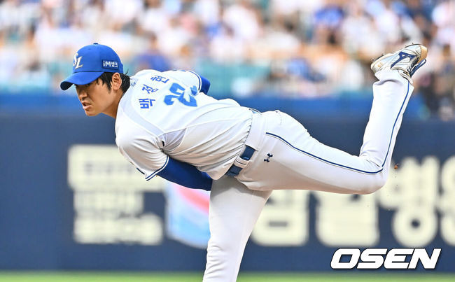 [OSEN=대구, 이석우 기자] 31일 대구삼성라이온즈파크에서 2024 신한 SOL 뱅크 KBO 리그 삼성 라이온즈와 KIA 타이거즈의 경기가 열렸다. 홈팀 삼성은 백정현이 방문팀 KIA는 황동하가 선발 출전했다. 삼성 라이온즈 선발 투수 백정현이 역투하고 있다. 2024.08.31 / foto0307@osen.co.kr