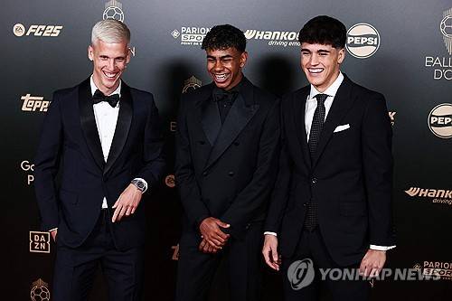 쿠바르시는 이날 중앙 수비수로 선발 출전했다. 이니고 마르티네스와 호흡을 맞춘 그는 후반 12분경 큰 부상을 당했다.&nbsp;  4-1로 앞선 상황에서 즈베즈다의 크로스를 막던 쿠바르시는 머리로 이를 걷어내려다가 상대 우로스 스파이치의 발에 얼굴을 차였다.&nbsp;  쿠바르시는 곧바로 충격을 느끼고 쓰러졌다. 동료들이 빠르게 의료진을 불렀고 피가 많이 흘렀다. 그는 얼굴에 수건을 대 지혈한 채 세르지 도밍게스와 교체돼 나갔다.&nbsp; 연합뉴스