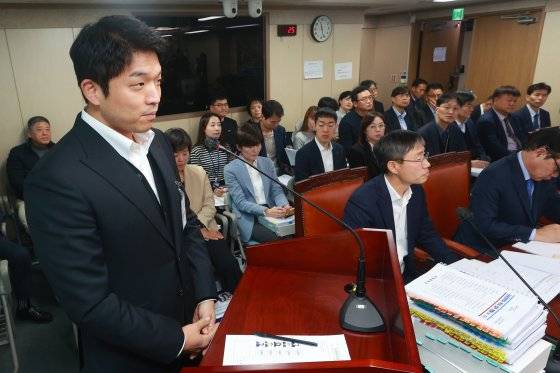 서울시의회 규정에 따르면, 행정감사 증인이 정당한 사유가 없이 불출석하면 300만원~500만원 과태료가 부과될 수 있다. 연합뉴스