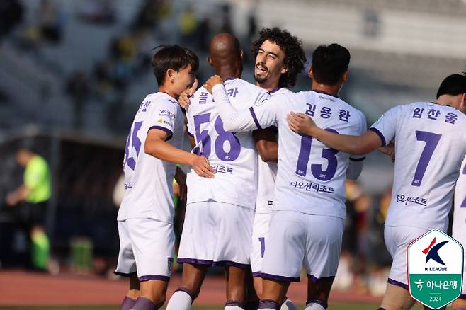 전남 선수단이 득점 후 기뻐하고 있다. 사진=한국프로축구연맹