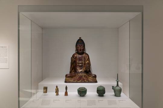 시카고박물관 한국실에서 전시 중인 불상을 비롯한 불교계 유물. The Art Institute of Chicago