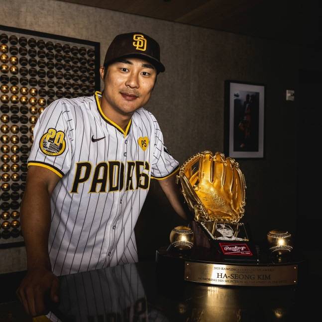 2023년 아시아 최초 MLB 내야수 골드글러브를 수상한 김하성. /사진=샌디에이고 파드리스 공식 SNS