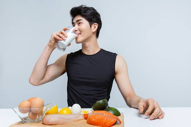일반적으로 체중 1kg당 단백질 1g을 매일 섭취해야 한다. [사진= 게티이미지뱅크]