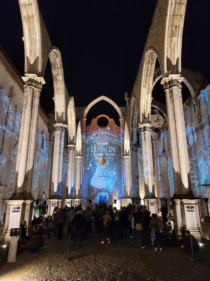 1755년 대지진으로 무너져 지붕이 없는 고딕 양식의 카르무 수녀원. 문소영 기자