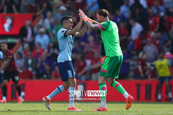 ▲&nbsp;영국 매체 '커트오프사이드'는 10일(한국시간) "레길론이 1월에 토트넘을 떠나 출전 기회를 얻고자 한다"라고 보도했다.&nbsp;이어 "그는 프리미어리그와 유로파리그 등 토트넘 스쿼드에 포함되지 않고 있다"라며 "레길론은 더 많은 출전 시간을 원하고, 최고의 컨디션을 되찾기 위해 새로운 도전을 모색하고 있다"라고 덧붙였다.&nbsp;또한 "레길론이 성공적인 임대 기간을 보낸 세비야가 그를 데려오고 싶어 한다. 클럽은 그의 경험을 중요하게 생각하고, 시즌 후반기에 전력을 강화하고자 한다"라고 전했다.