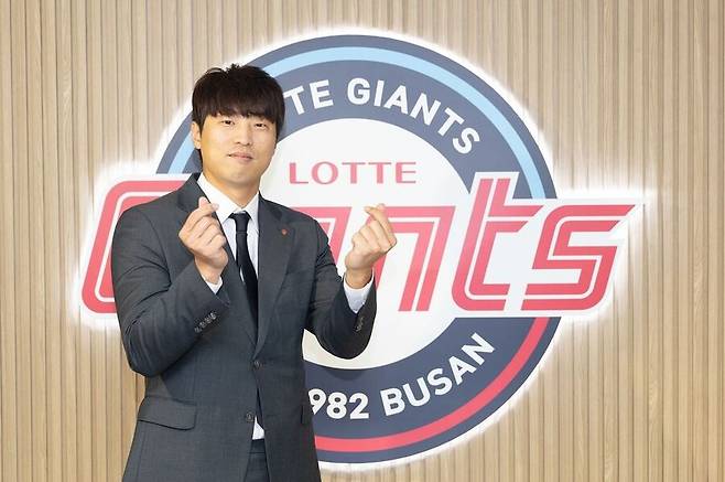 ▲ 롯데가 FA 권리를 행사한 구승민과 계약 기간&nbsp;2+2년 최대&nbsp;21억원(계약금&nbsp;3억원,&nbsp;연봉 총액&nbsp;12억원,&nbsp;인센티브 총액&nbsp;6억원)에 계약을 완료했다. 올해 구승민은 66경기에서 57⅔이닝을 던져 5승 3패 13홀드 평균자책점 4.84를 기록했다. ⓒ롯데 자이언츠