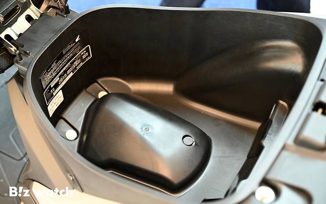 혼다코리아가 11일 경기 성남에 위치한 혼다 브랜드 체험공간인 카페 더 고에서 모터사이클 '디오 125'를 출시하고 있다./사진=이명근 기자 qwe123@