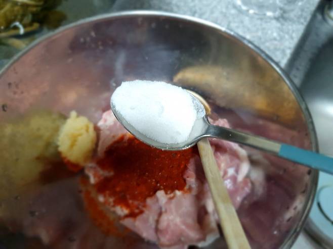 20241109_102616.jpg 만든다 제육. 된장국.