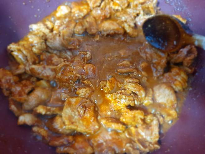 20241109_105148.jpg 만든다 제육. 된장국.