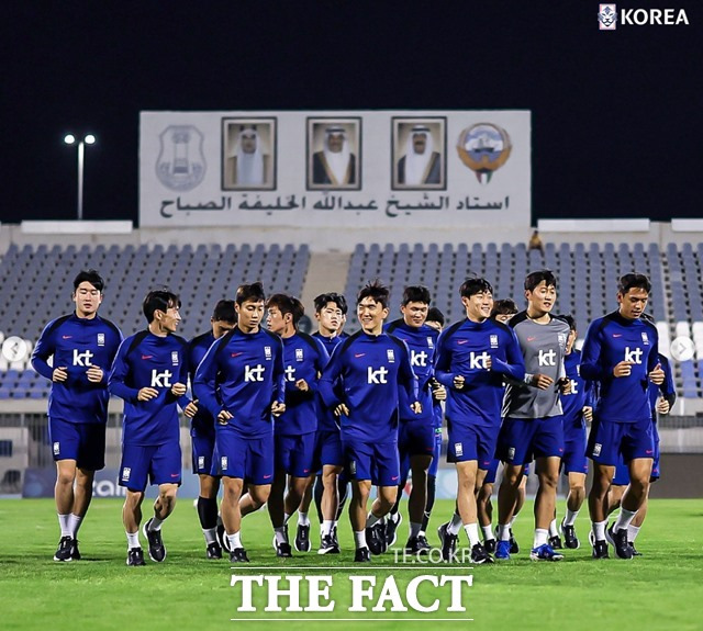 홍명보 감독이 이끄는 한국축구대표팀이 11일 오후(현지시간) 쿠웨이트시티에서 현지 적응 훈련을 하고 있다./쿠웨이트=KFA