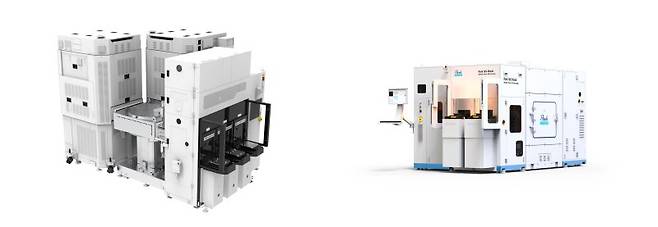 주성엔지니어링 증착장비(왼쪽) 주성엔지니어링 제공