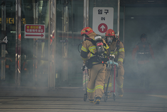 대구소방안전본부의 2024 긴급구조 종합훈련이 펼쳐지고 있다 [사진=대구시]