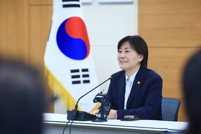 송미령 농림축산식품부 장관이 13일 정부세종청사에서 현 정부의 반환점을 맞아 ‘농업분야 성과 및 향후계획’ 브리핑을 열고 발언하고 있다. [농림축산식품부 제공]