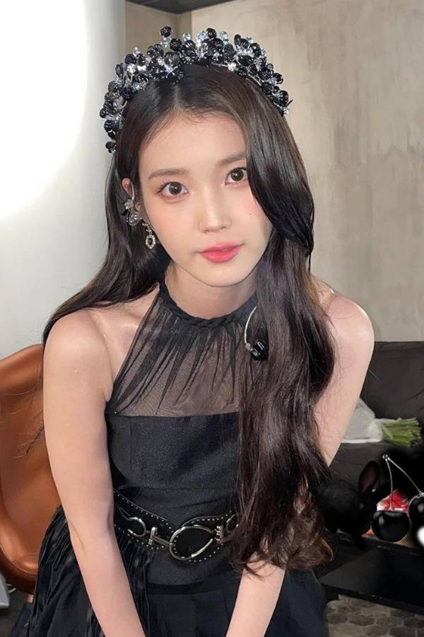 가수 겸 배우 아이유