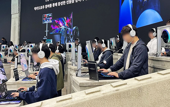 하이브IM 전시존.