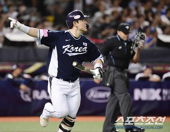 4회 동점 솔로홈런을 날린 박동원.