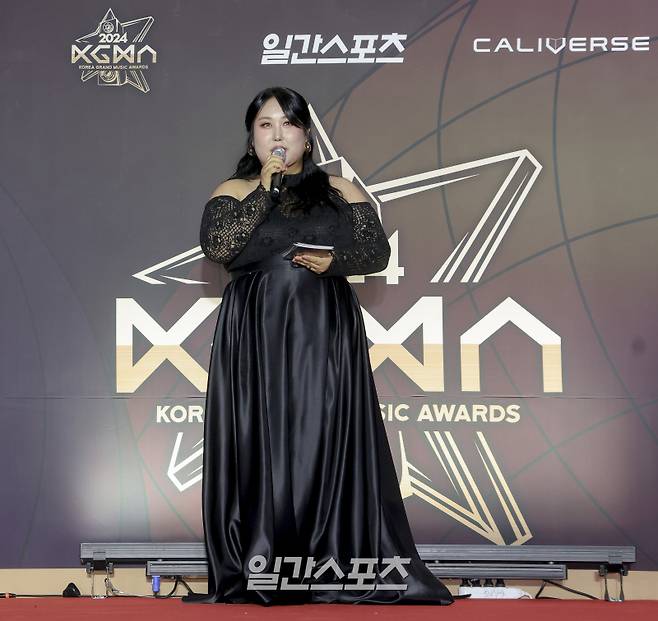 [2024 KGMA] 풍자가 16일 인천 중구 운서동 인스파이어 아레나에서 열린 '2024 코리아그랜드뮤직어워즈(KGMA)' 첫째날 아티스트데이 레드카펫 행사에 참석해 포즈를 취하고 있다. 일간스포츠(이데일리M)가 주최하고 KGMA 조직위원회가 주관하는 '2024 KGMA'는 올해 창간 55주년을 맞은 일간스포츠가 대한민국 대중음악계에 새로운 패러다임을 제시하기 위해 새롭게 개최하는 시상식으로 16, 17일 이틀간 펼쳐진다. 영종도(인천)=KGMA특별취재반 /2024.11.16/