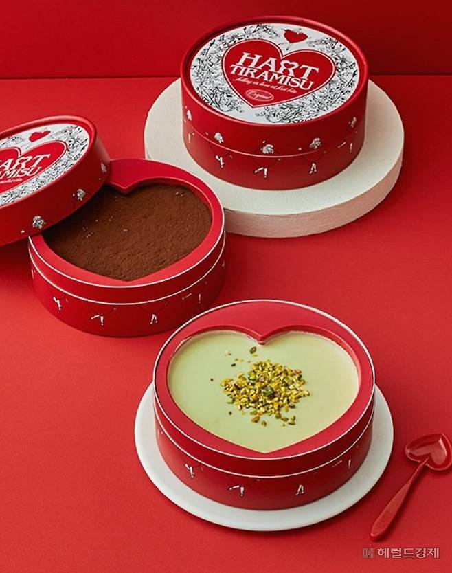 하트 티라미수 제품 연출 이미지. [컬리 앱 캡쳐]