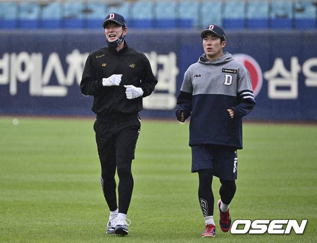 [OSEN=이석우 기자] 두산 김재호, 허경민이 훈련을 하고 있다. 2022.05.13 / foto0307@osen.co.kr