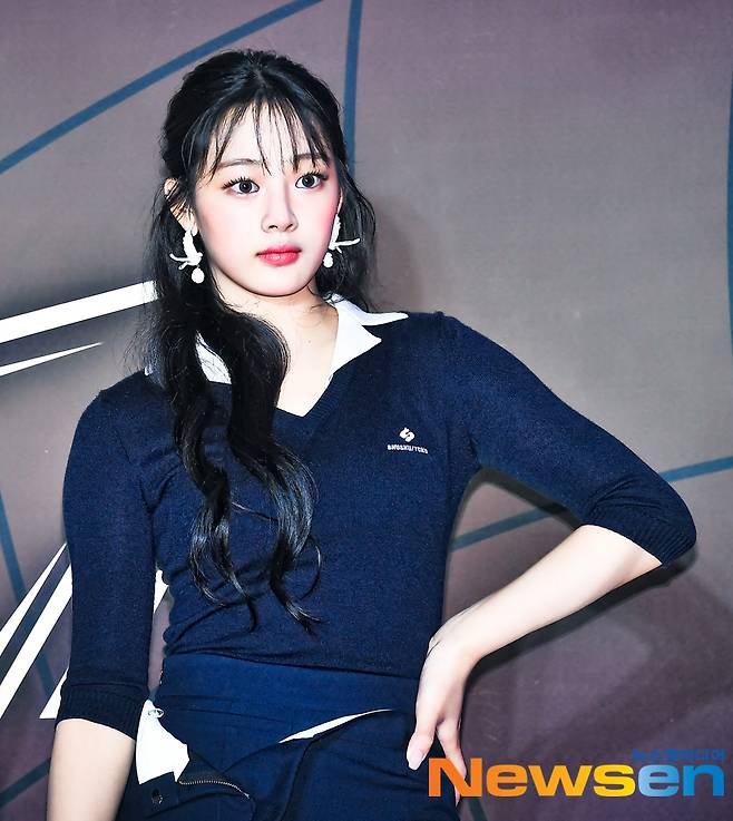 남다른 아우라 발산