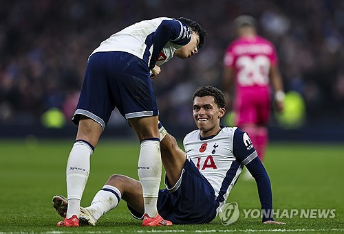 영국 매체 팀토크가 16일(한국시간) 토트넘과 바이에른 뮌헨이 현재 레알 소시에다드 공격수 구보 다케후사 영입전에 참전했다고 보도했다. 연합뉴스