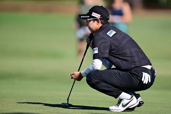 BELLEAIR, FLORIDA - NOVEMBER 15: Hyo Joo Kim of South Korea lines up a putt on the sixth green during the second round of The ANNIKA driven by Gainbridge at Pelican 2024 at Pelican Golf Club on November 15, 2024 in Belleair, Florida.   Julio Aguilar/Getty Images/AFP (Photo by Julio Aguilar / GETTY IMAGES NORTH AMERICA / Getty Images via AFP)







<저작권자(c) 연합뉴스, 무단 전재-재배포, AI 학습 및 활용 금지>