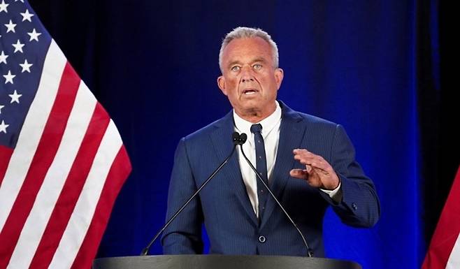 로버트 케네디 주니어가 트럼프 2기 행정부의 보건복지부 장관으로 임명됐다는 소식이 알려지자, 그의 과거 의료·제약 관련 발언들이 재조명되고 있다./사진=연합뉴스