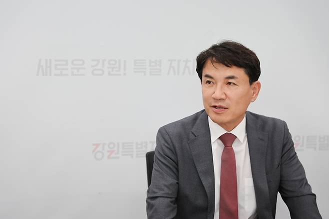 한미일 바이오 벨트 구상 발표하는 김진태 지사 [강원도 제공.재판매 및 DB 금지]