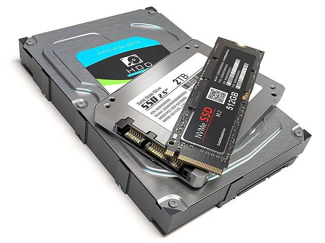 밑에서부터 HDD, SATA SSD, NVMe SSD. 출처=엔바토엘리먼츠