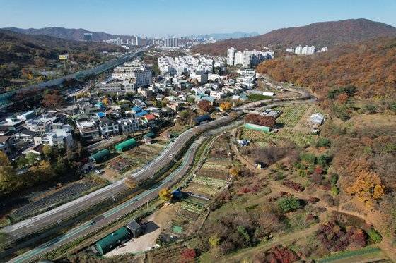 정부가 지난 5일 개발제한구역 해제 후 신규 택지 후보지로 선정한 서울 서초구 서리풀지구 모습. 연합뉴스