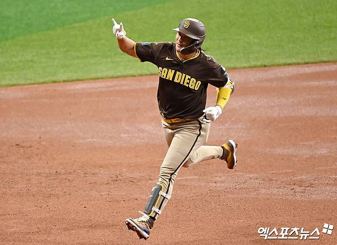 미국 메이저리그 공식 홈페이지 MLB닷컴이 스토브리그에서 FA 계약을 기다리고 있는 선수들 중 김하성의 가치를 높게 평가했다. 사진 엑스포츠뉴스 DB