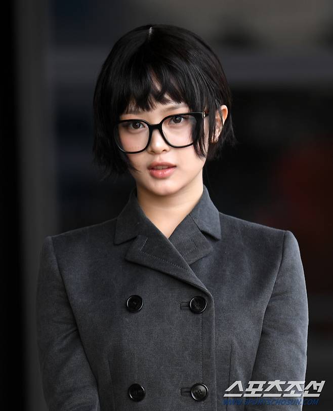 뉴진스 하니가 해외 일정 참석차 19일 김포국제공항을 통해 일본으로 출국했다. 김포공항=박재만 기자 pjm@sportschosun.com