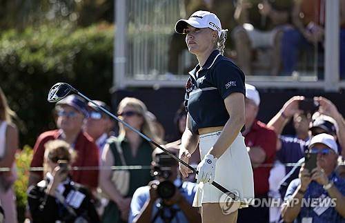 공의 방향을 쫓은 헐. [AP=연합뉴스]