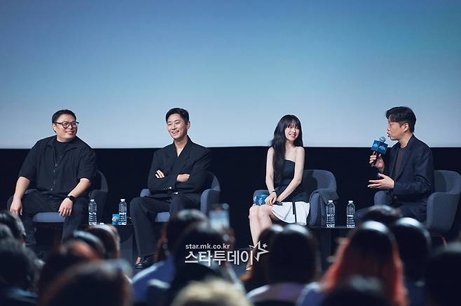 ‘2024 DCS’에 참석한 강풀 작가, 주지훈, 박보영, 김희원 감독(왼쪽부터). 사진| 월트디즈니컴퍼니