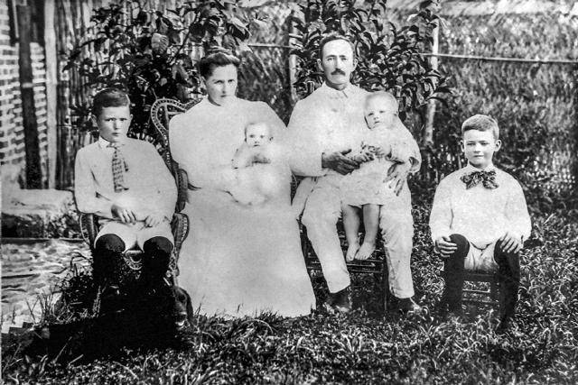 조선 선교 당시 전킨 선교사의 가족. 그는 아들 3명을 한국 땅에서 잃었다.