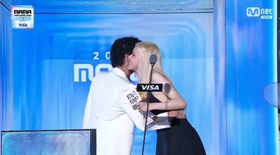 브루노 마스와 로제/사진=엠넷